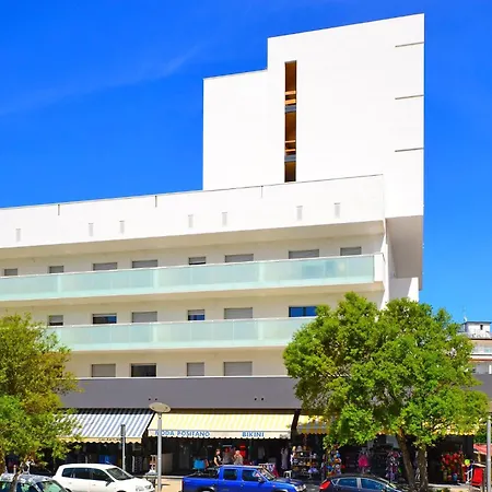 アパート Refined Comfort Getaway In Lignano リニャーノ・サッビアドーロ
